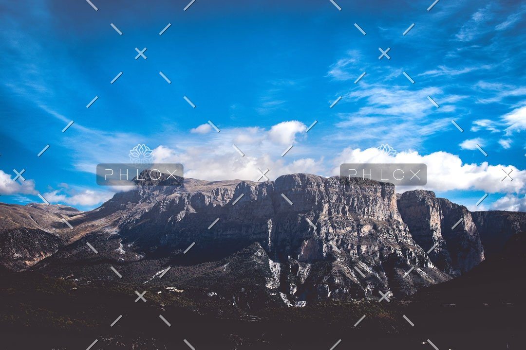 demo-attachment-487-photo-1510514562981-988fdb6e246d